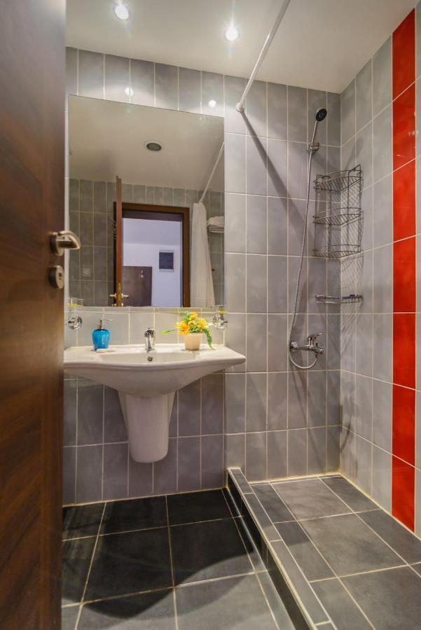 Spacious Studio With Balcony & Pool By The Marina บัลชิค ภายนอก รูปภาพ